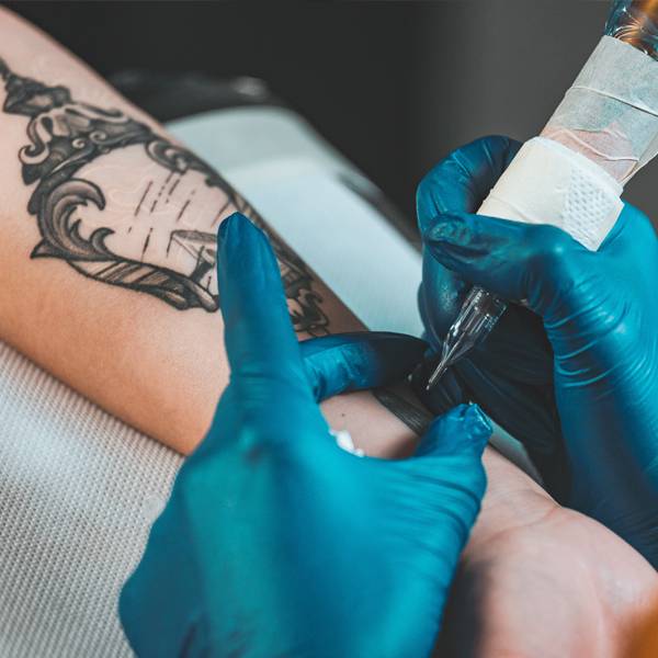 Tattoo Reactions: What’s Normal, What’s Not, and When to See a Dermatologist